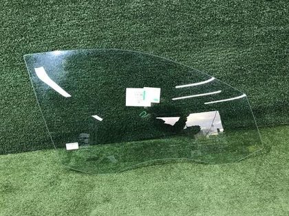 Стекло двери переднее правое VW Tiguan (2007-2018) SL