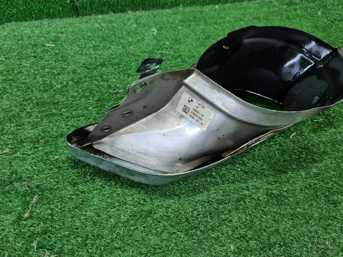 Насадка глушителя левая BMW X7 G07 (2019-2022)