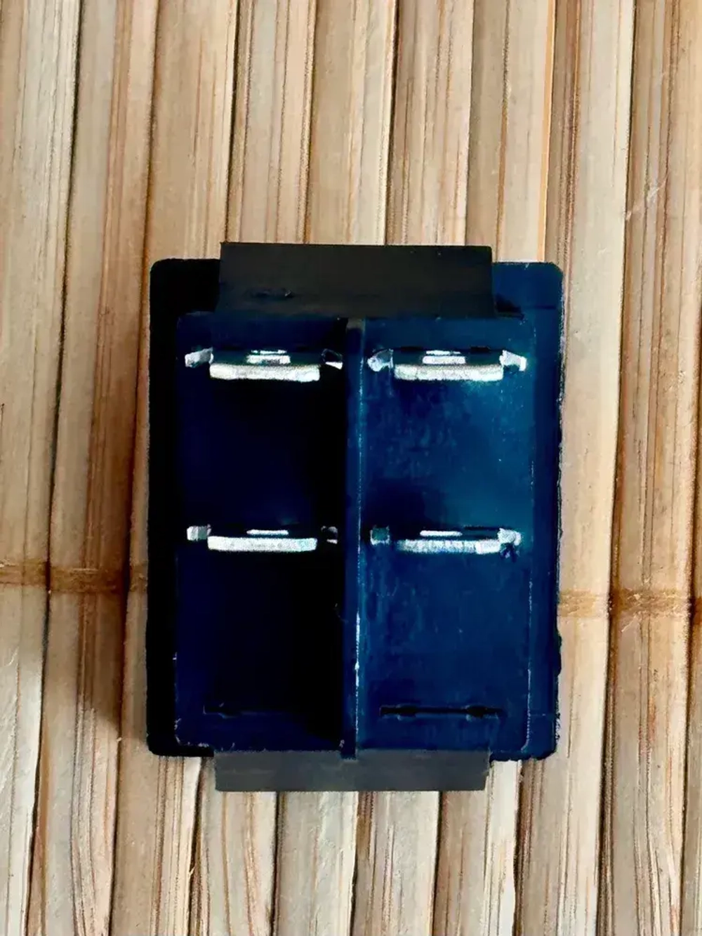 Красная кнопка тумблер выключатель, с подсветкой 16A-220V, KCD4-101/4PN, 1 штука