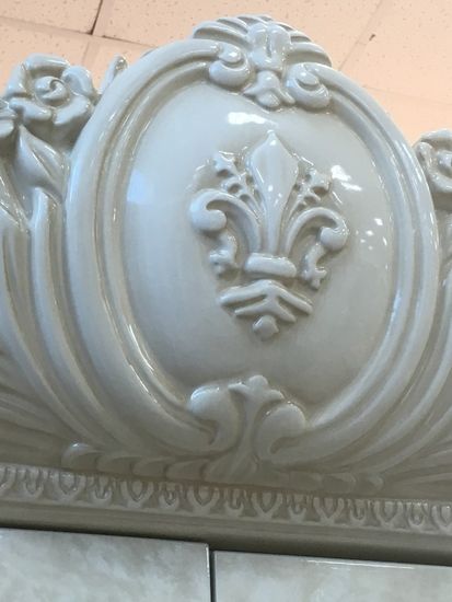 Шкаф-витрина МАРСЕЛЛА корень ясеня глянец