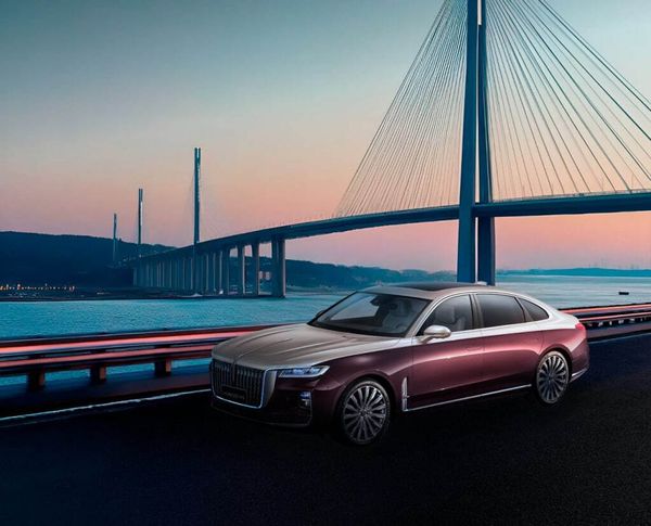 Обслуживание автомобилей Hongqi. Замена технических жидкостей, сканер