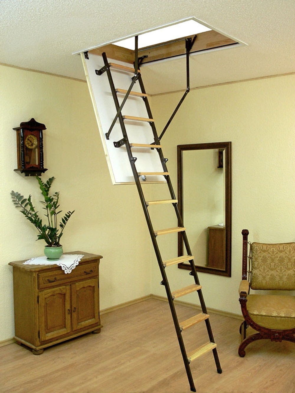 Чердачная складная лестница OMAN STALLUX