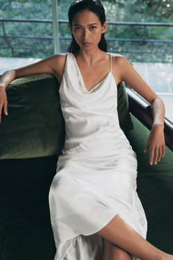 ZARA АТЛАСНОЕ ПЛАТЬЕ С ОТКРЫТОЙ СПИНОЙ, СВЕТЛЫЙ ЭКРЮ