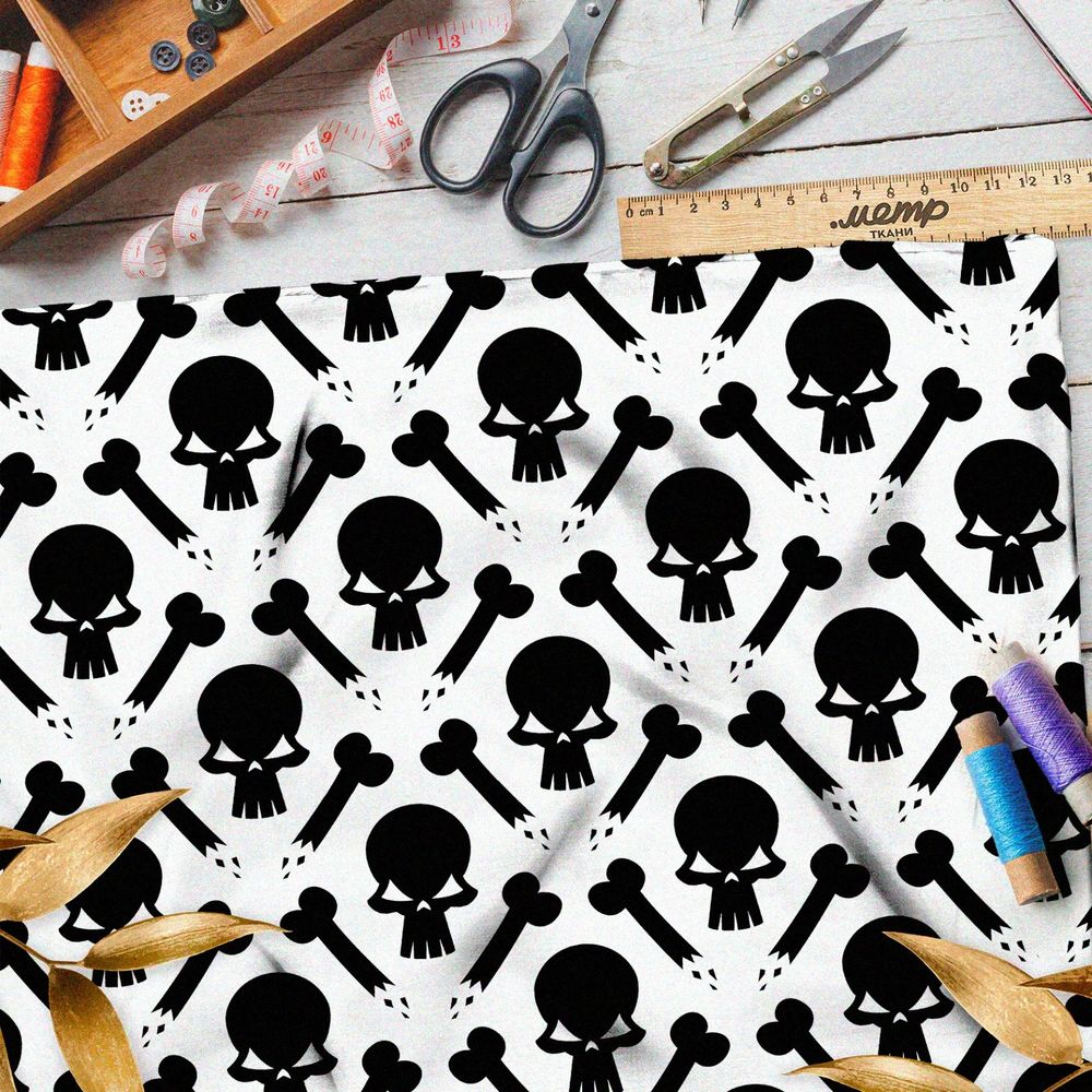Ткань ниагара чёрные черепа и кости на бежевом фоне