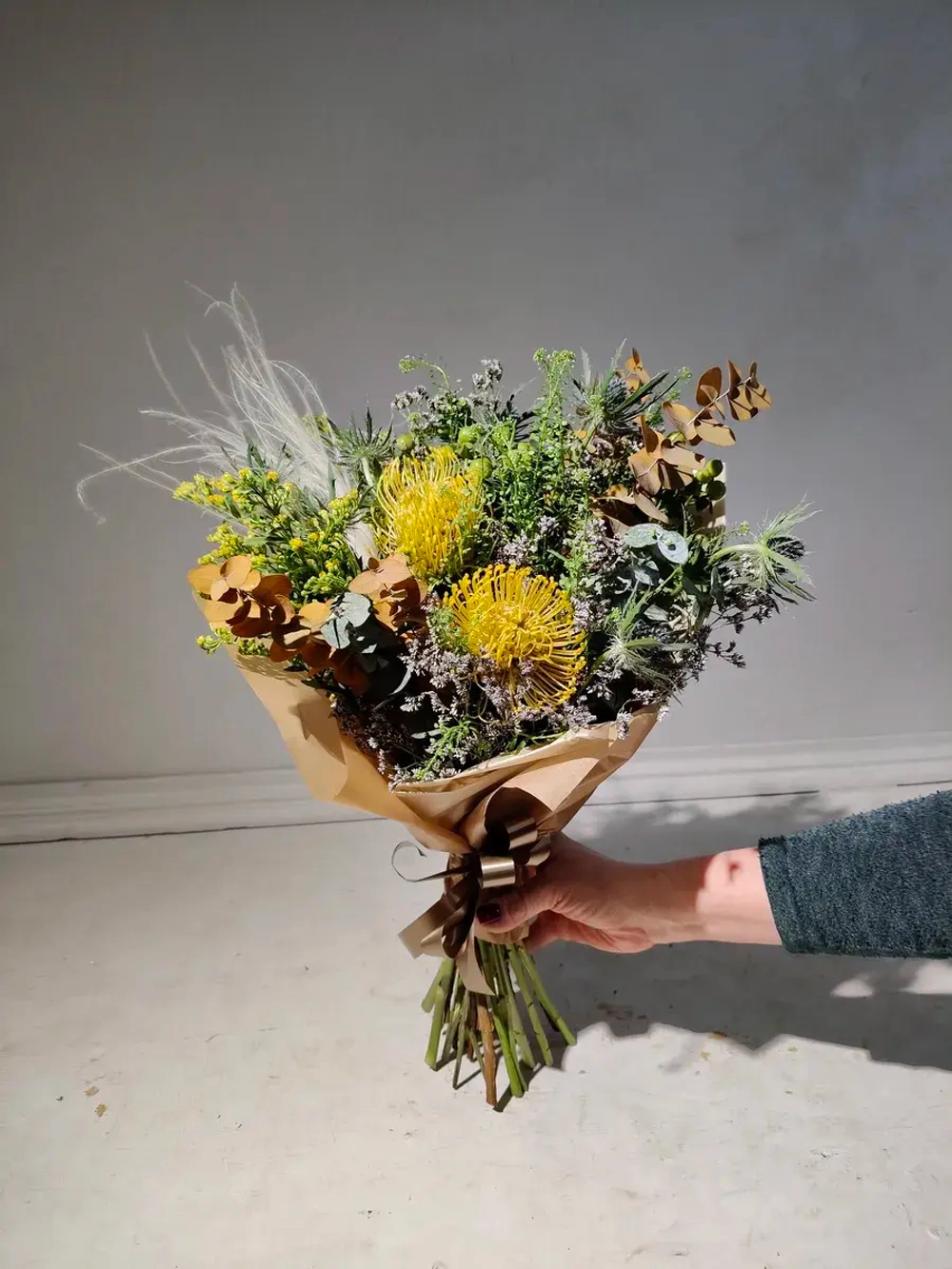 Экзотический интерьерный букет с цветами из Кении (С0069)