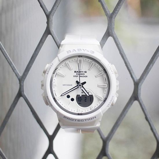 Наручные часы Casio Baby-G BGS-100-7A1 с шагомером