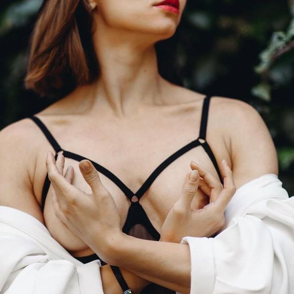 Знакомьтесь — ваши личные кнопки «ВКЛ/ВЫКЛ», регуляторы громкости страсти, мы о них, о сосках!