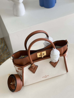 Louis Vuitton On My Side PM