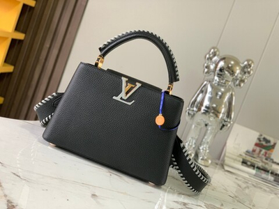 Louis Vuitton Capucines BB