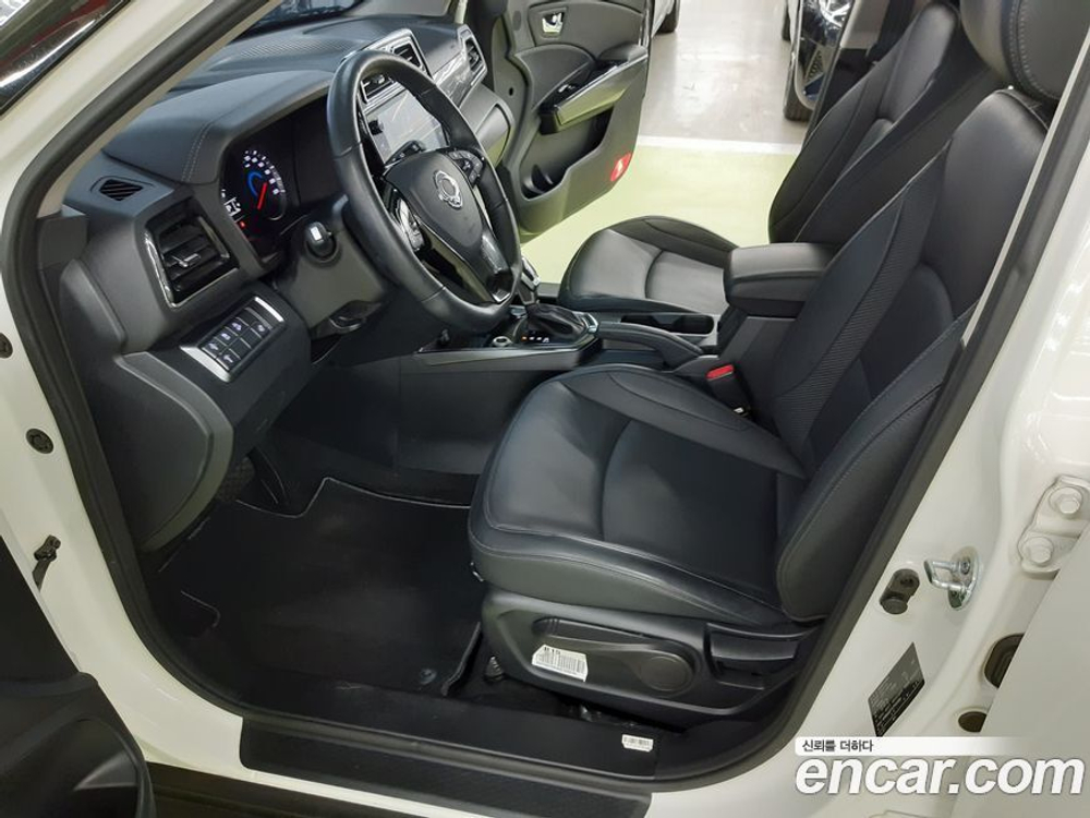 KG Mobility (Ssangyong) Very New Tivoli Бензин 1.5 2WD (03.2020)