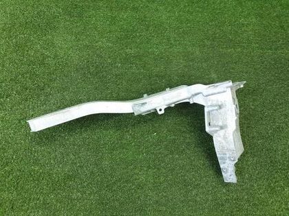 Кронштейн передней панели Mercedes E W213 (16-23)