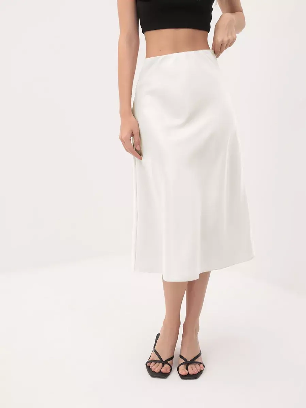 Юбка весенняя, молочная, атласная, плотная, на резинке