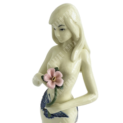 Дама с камелиями. Фарфор, лепнина, роспись. Италия, Pavone. 1980-90-е гг.