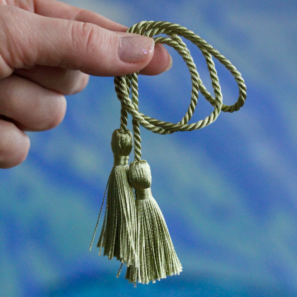 кисти шторные двойные оливковые