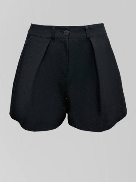 Шорты классические короткие с защипами спереди