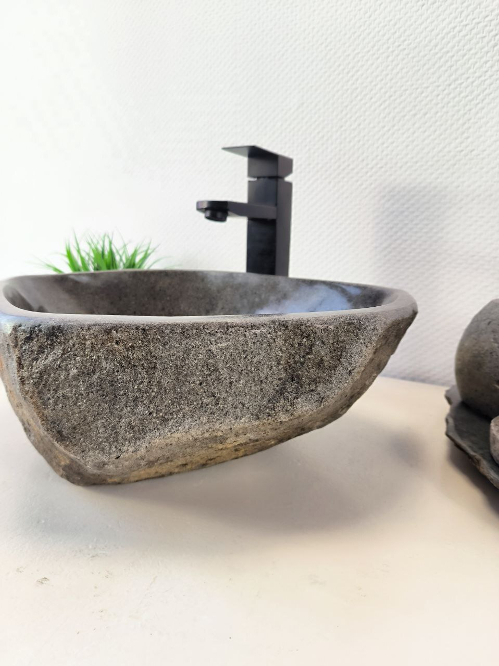 Раковина из речного камня RS-65972 45х34х15 из натурального камня