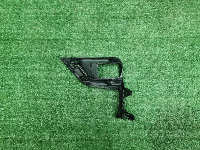 Накладка ПТФ правая Toyota LC Prado 150 (17-20)