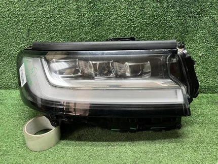 Битая Фара правая Land Cruiser 300 (21-нв) LED