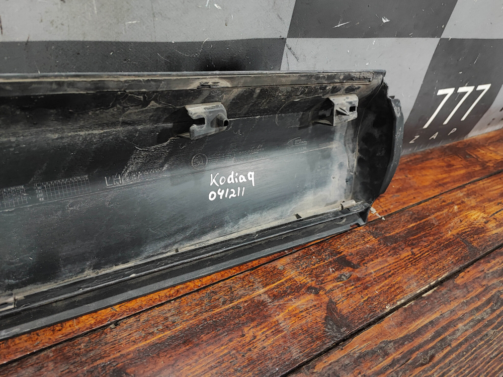 Накладка двери задней левой Skoda Kodiaq 16-нв Б/У Оригинал 565854949