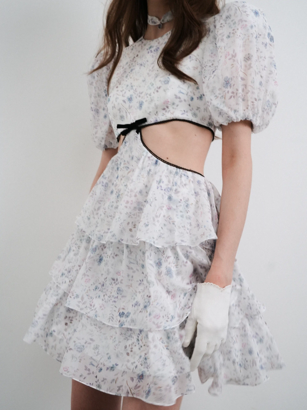 Кайли мини (Kylie mini), платье мини из молочного шифона с цветочным принтом