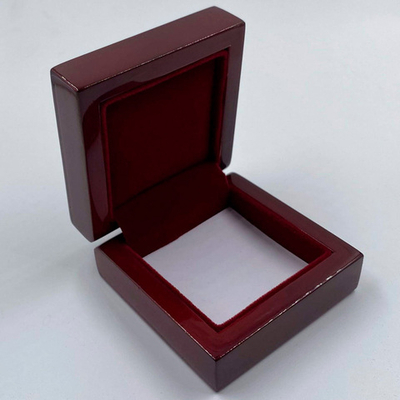 Футляр деревянный, 69,3х69,3х33,5мм