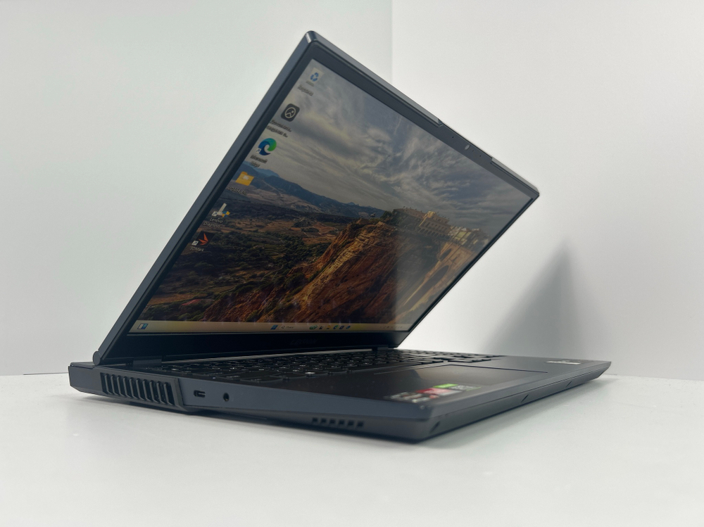 Ноутбук Lenovo Legion 5-15ACH6H (82JW003CRK) 15.6"/ AMD Ryzen 5 5600H/RAM 16 GB/512 GB/Nvidia RTX3050 4GB/1920x1080/IPS 165Hz/DOS/Подсветка кл-ры:LED/синий. Состояние: B1