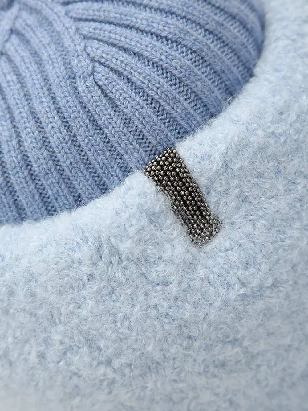 Шапка женская FREE AGE