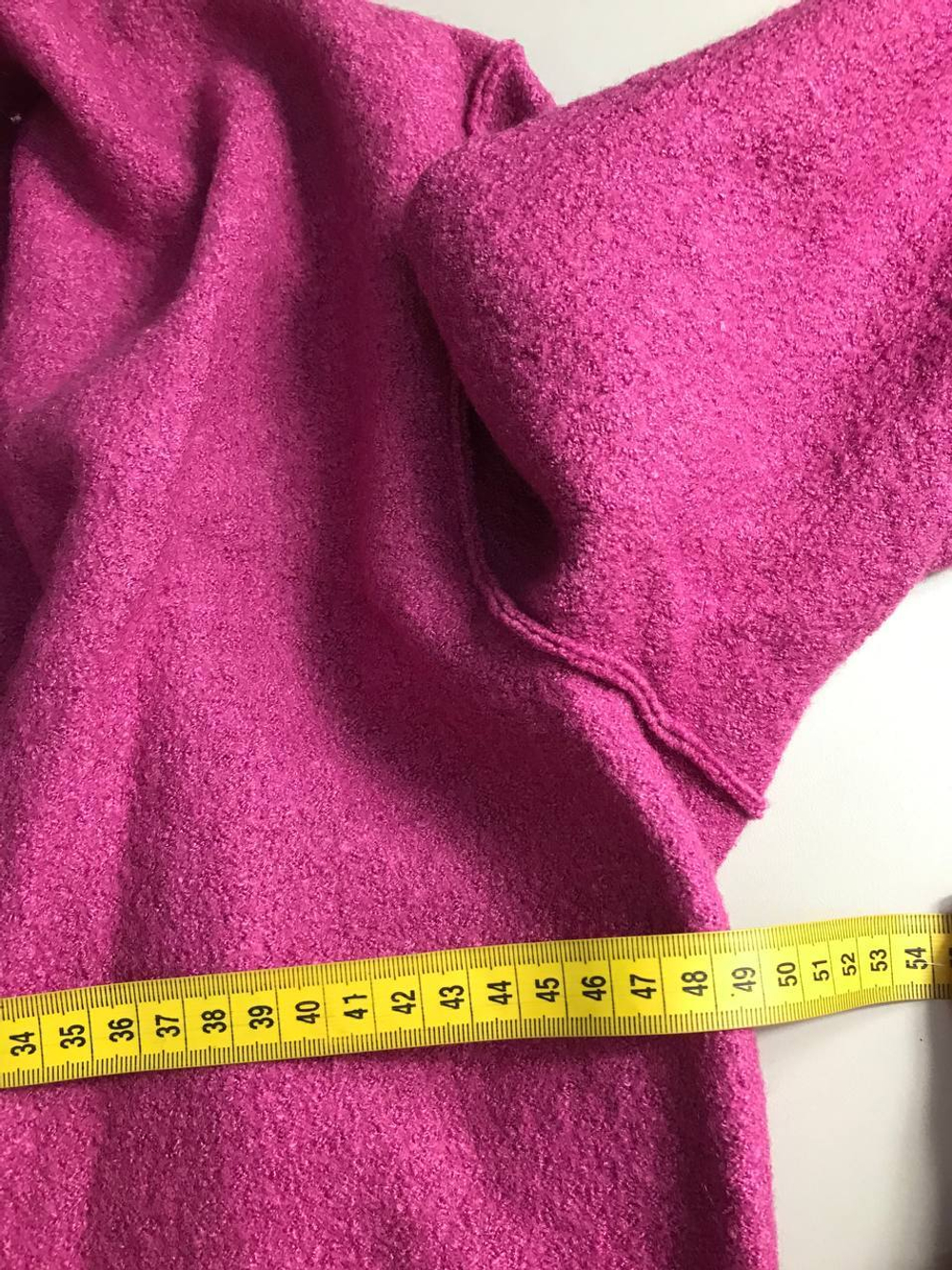Пальто D-Va цвета фуксии, визуально на 44 размер