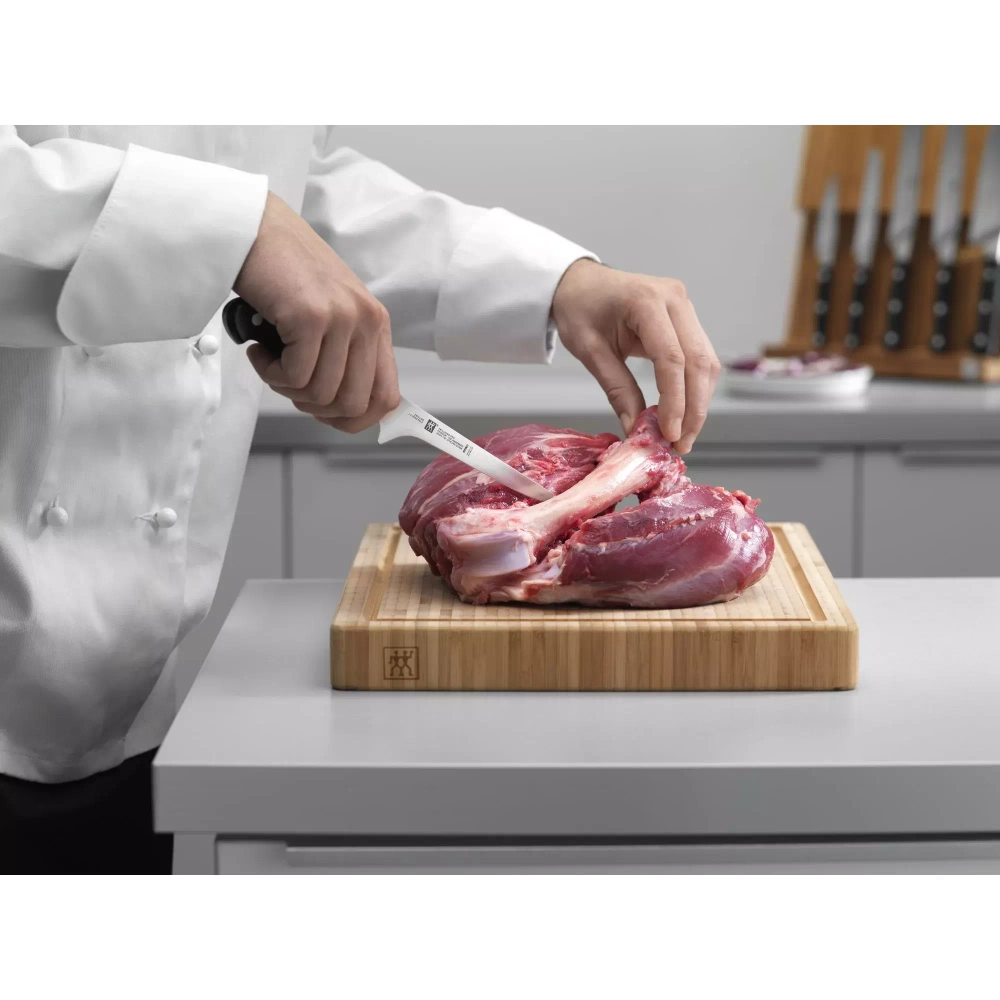 Zwilling - Нож для обвалки Pro 14 см. / артикул   38404-141-0  / GTIN 4009839257209