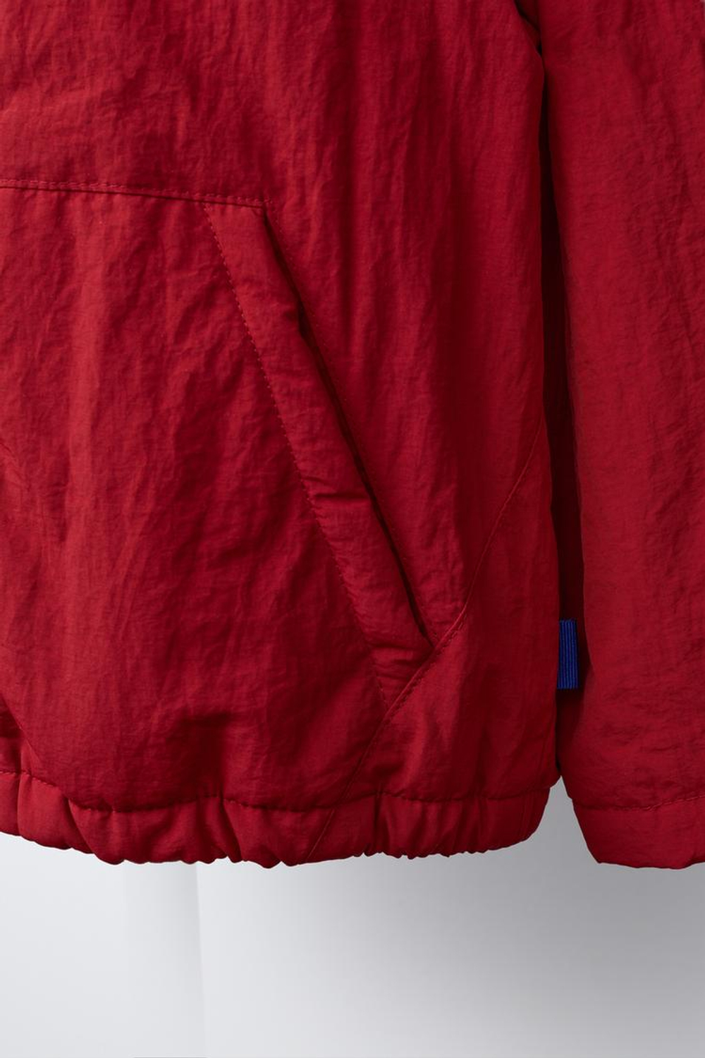 ZARA СТЕГАНАЯ КУРТКА С КАПЮШОНОМ, ЯРКО-КРАСНЫЙ