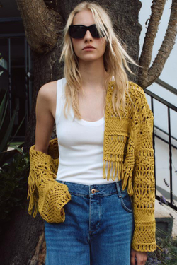 ZARA КОРОТКИЙ КАРДИГАН ИЗ МАКРАМЕ С БАХРОМОЙ, ЦВЕТ ОЛИВКОВОГО МАСЛА