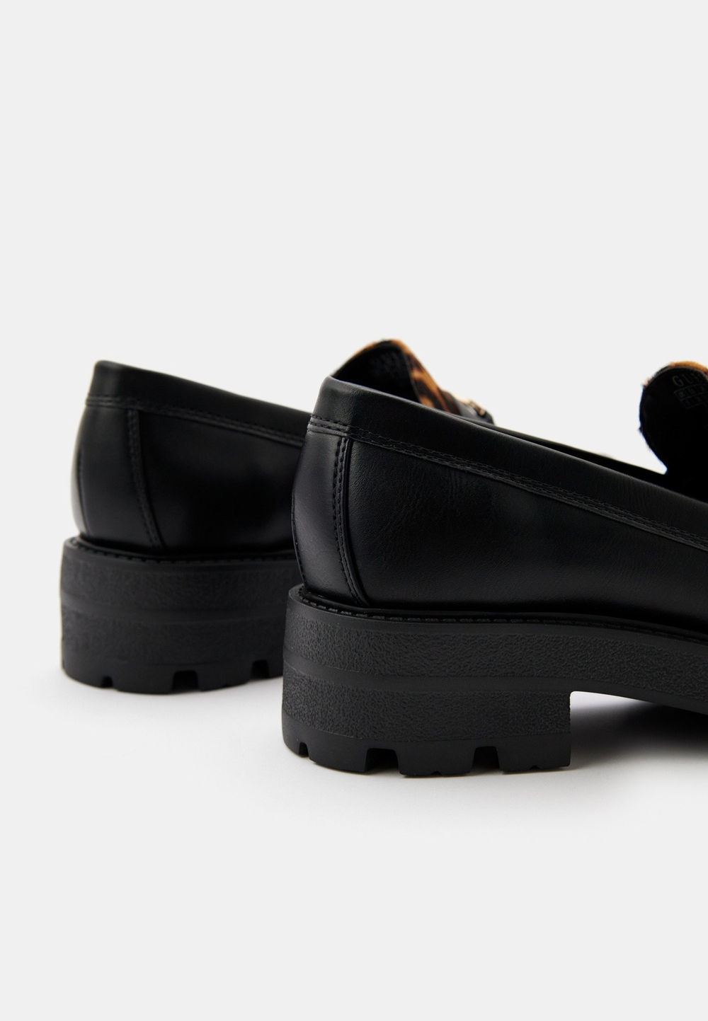 Лоферы женские GUESS YANIKA2