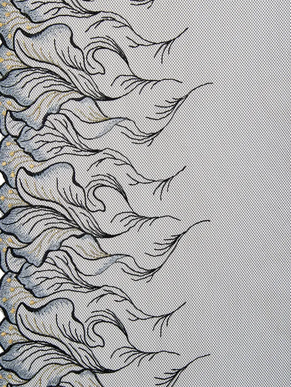 05-152 Вышивка на неэл. сетке 26 см, русские ирисы, черный/голубой/золото