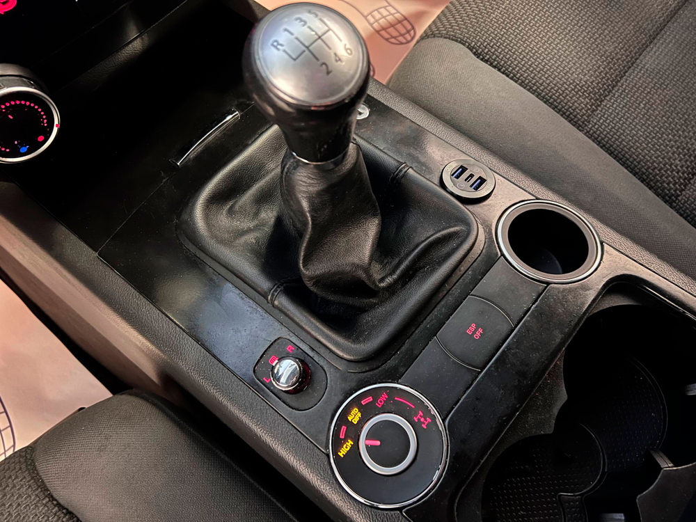 Volkswagen Touareg, 2004 год