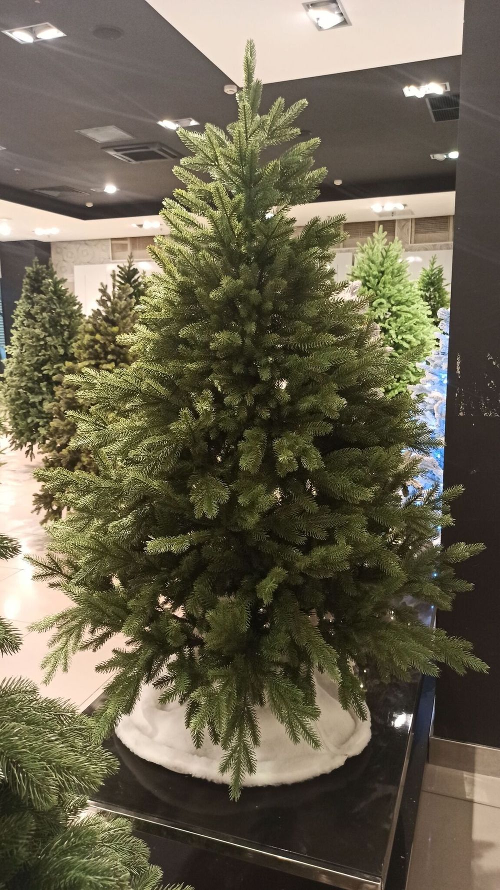 Ель искусственная «Берген» (Литая хвоя) от 1,5 м до 2.4 м