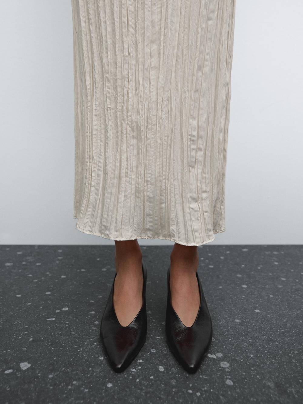 Massimo Dutti Струящаяся плиссированная юбка миди, кремовый