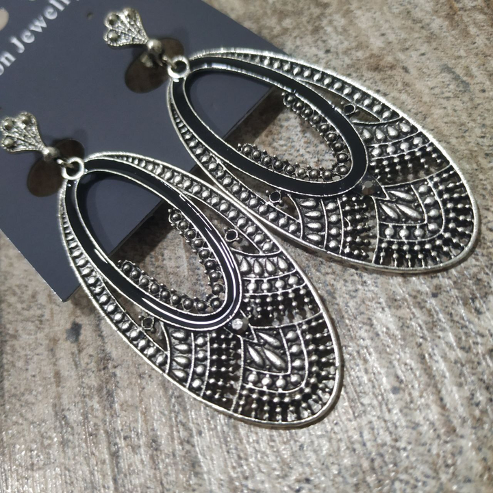 Серьги на англ.заст Bohemia Овал узор рюш эмаль черная металл античный серебристый