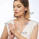 Кольцо «Загадочность» из комбинированного золота с топазами, натуральными топазами white и эмалью