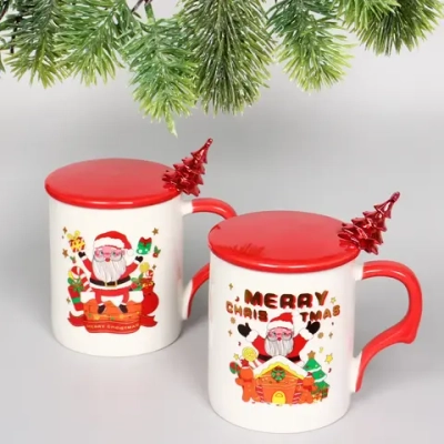 Кружка керамическая 450мл «Новогодние чудеса» с крышкой и ложкой