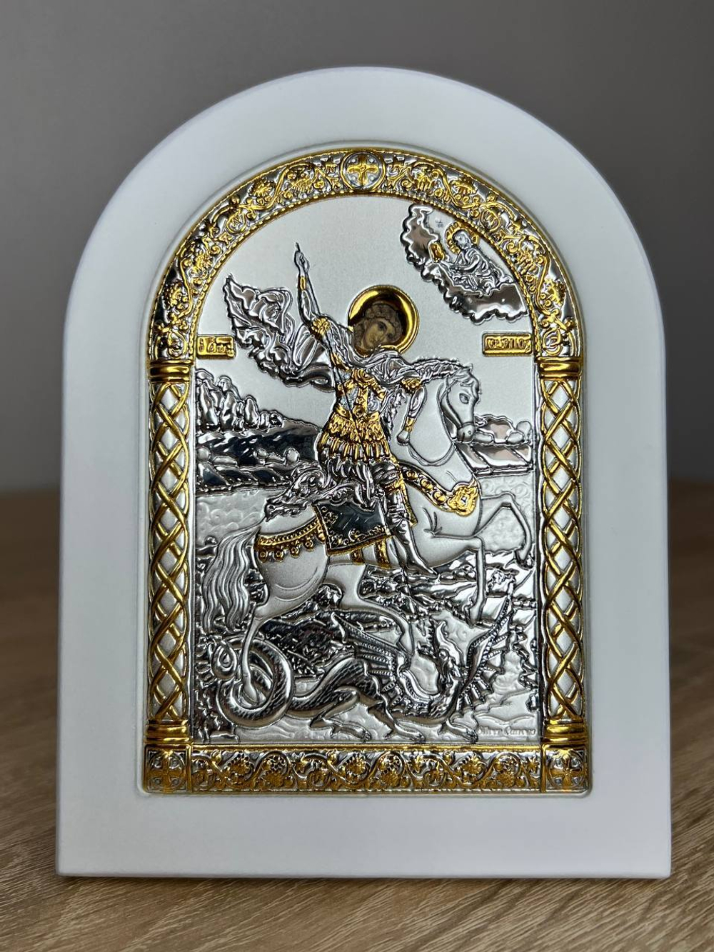 Георгий Победоносец, икона арочная, белое дерево 105х140