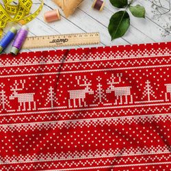 Ткань блэкаут рассредоточенная белая вышивка с оленями на красном фоне