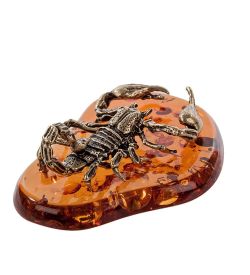 AM- 547 Фигурка «Скорпион» на подставке (латунь, янтарь)