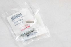 95015-82000. PIN B, PILLION STEP