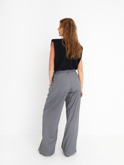 Футболка с подплечниками, черная