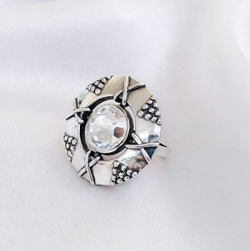 "Наккар"  кольцо в серебряном покрытии из коллекции "Дизайн" от Jenavi