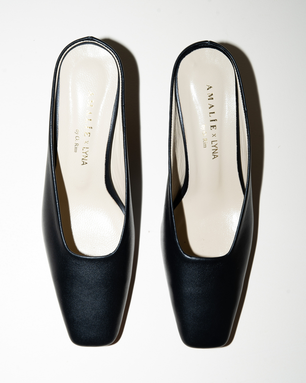 Мюли черные AMALIE x LYNA by O.Rim