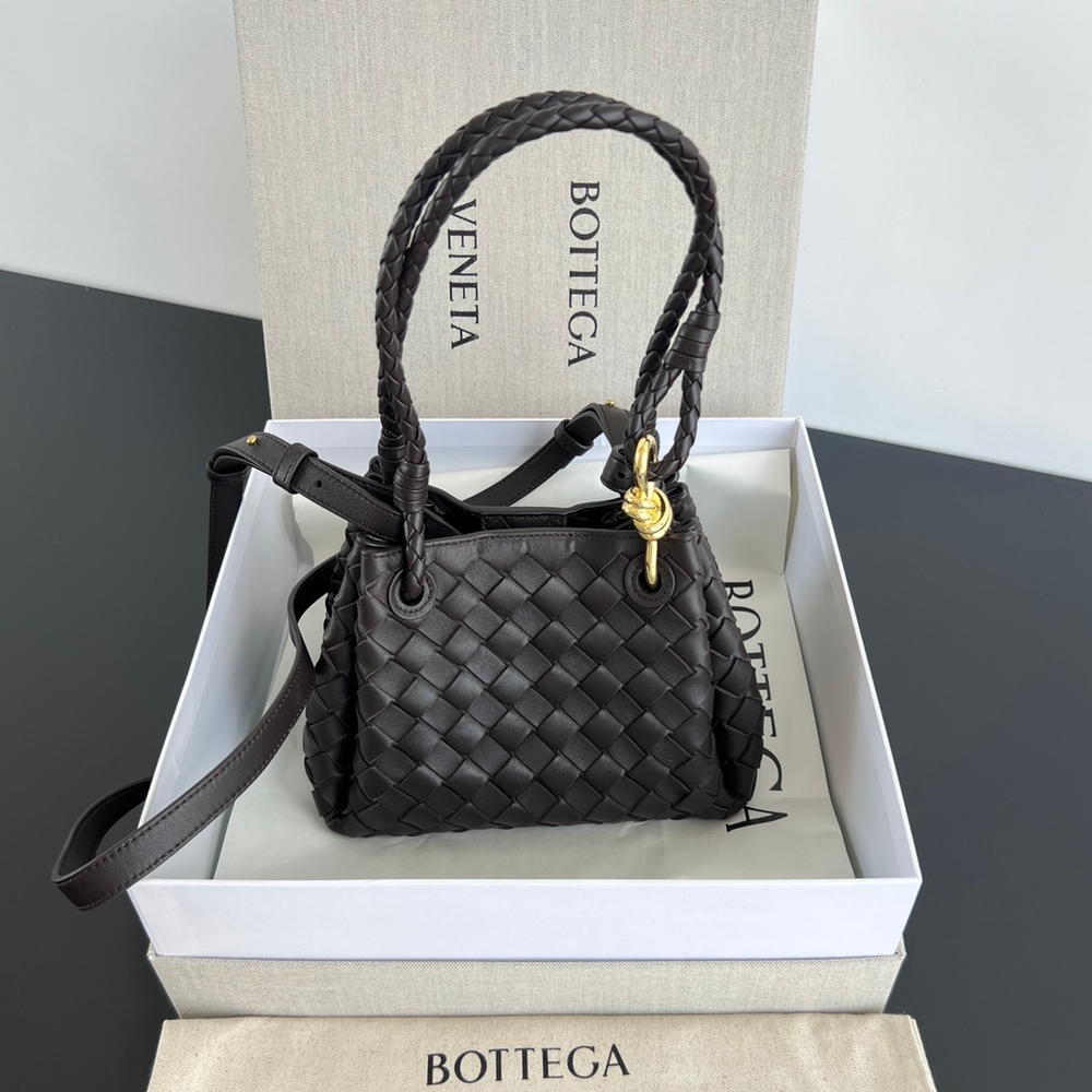 Bottega Veneta Small Parachute 21 cm