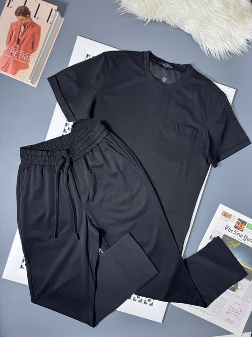 Летний костюм Louis Vuitton