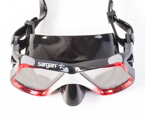 Маска Sargan Ока Черный силикон Черная рамка с красно-серебристой отделкой