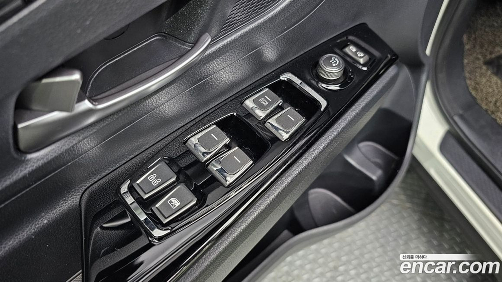 KG Mobility (Ssangyong) Beautiful Korando Бензин 1.5 2WD C5 (12.2019)